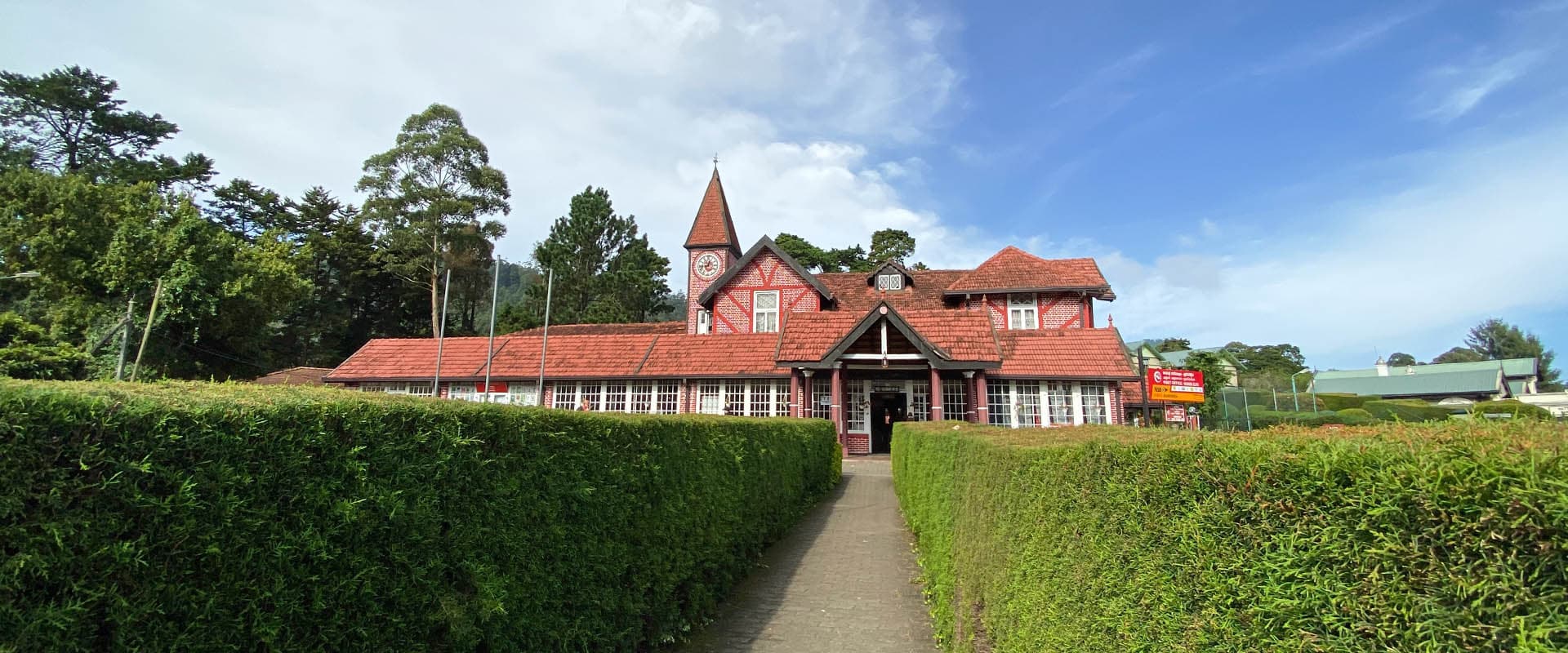 Nuwara Eliya Post office